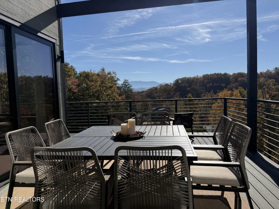 Photo of 1540 Bear Valley Rd