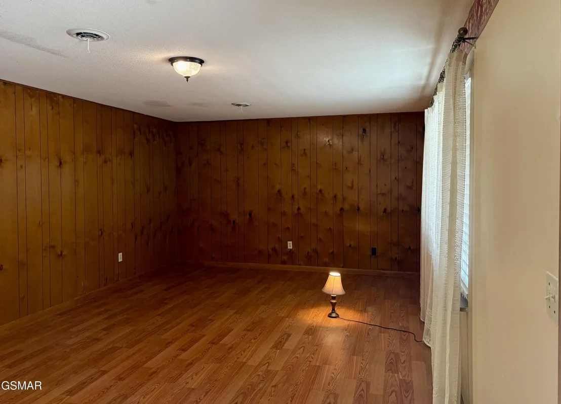 Photo of 827 Murphy Road