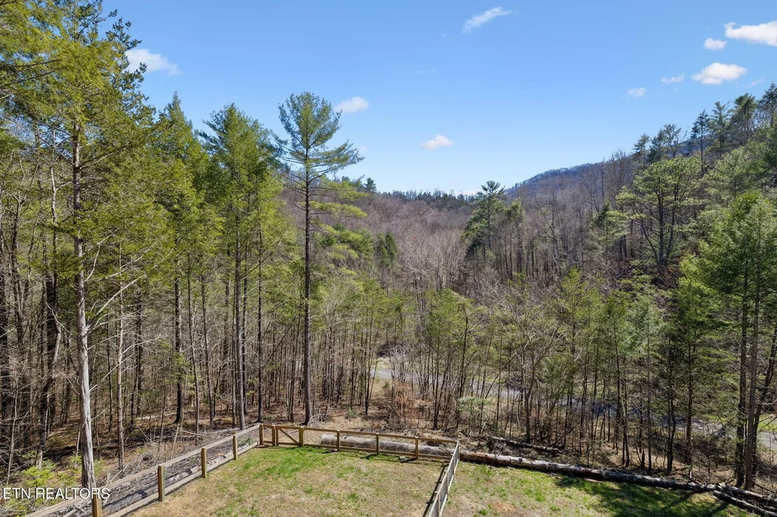 Photo of 330 Rainbow Circle
