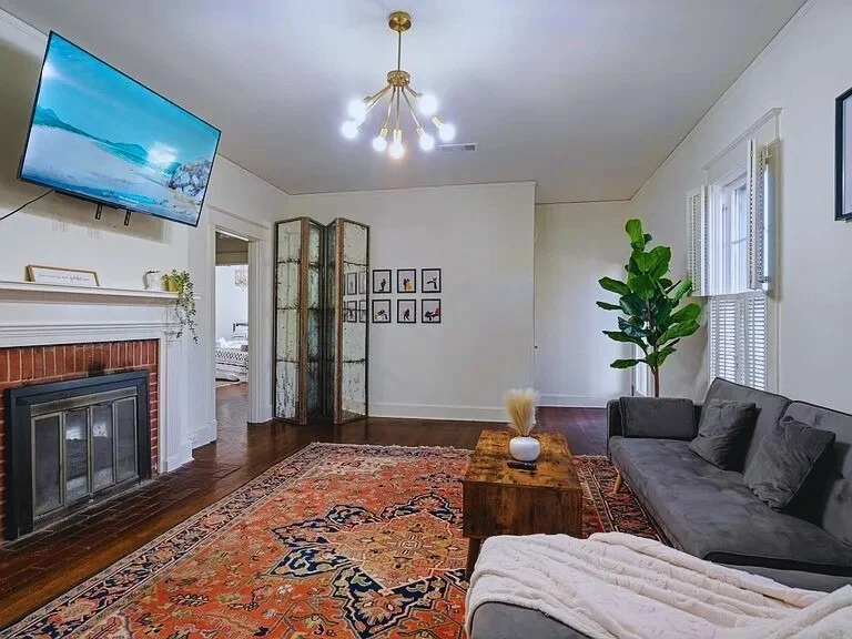Photo of 816 Charles Pl