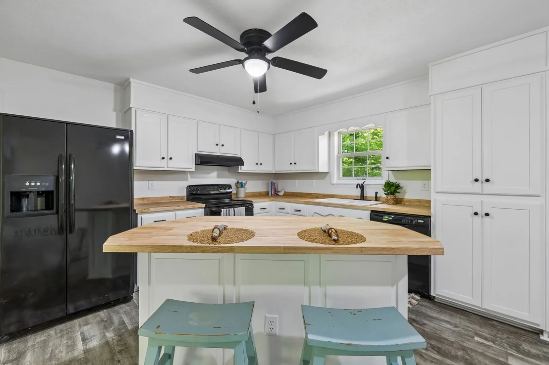 Photo of 619 Longbranch Rd
