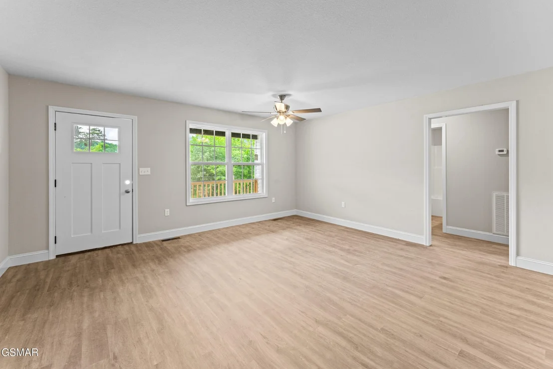 Photo of 1033 Cedar Ln