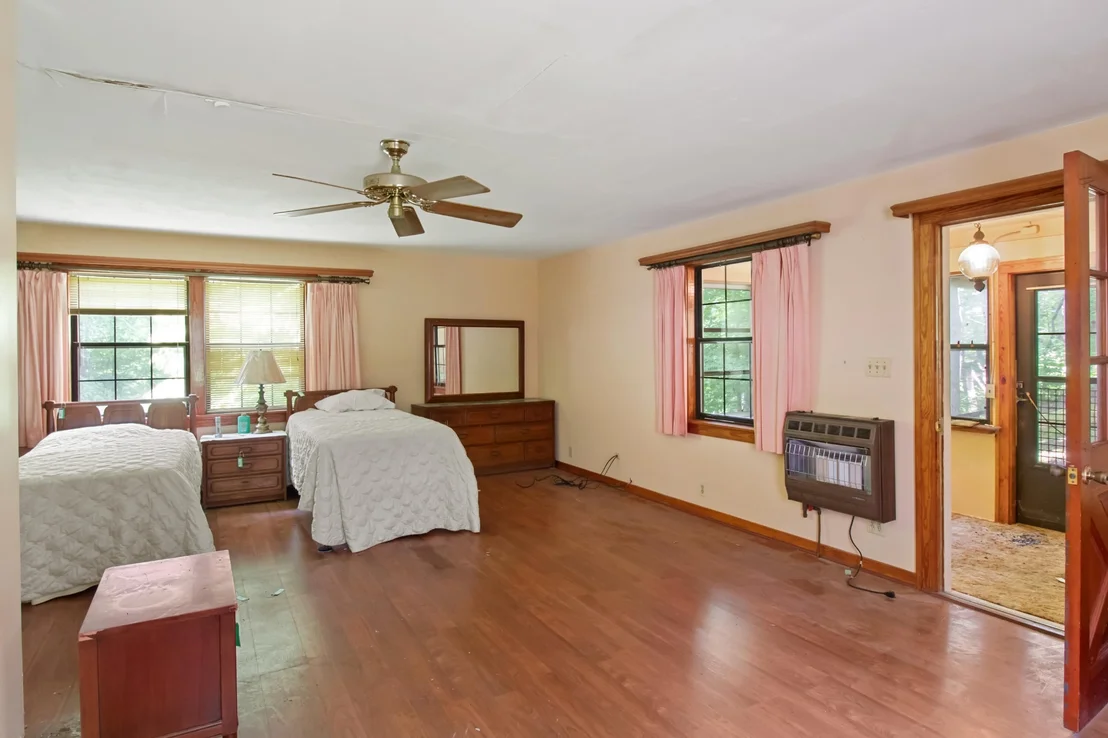 Photo of 819 Dudley Drive