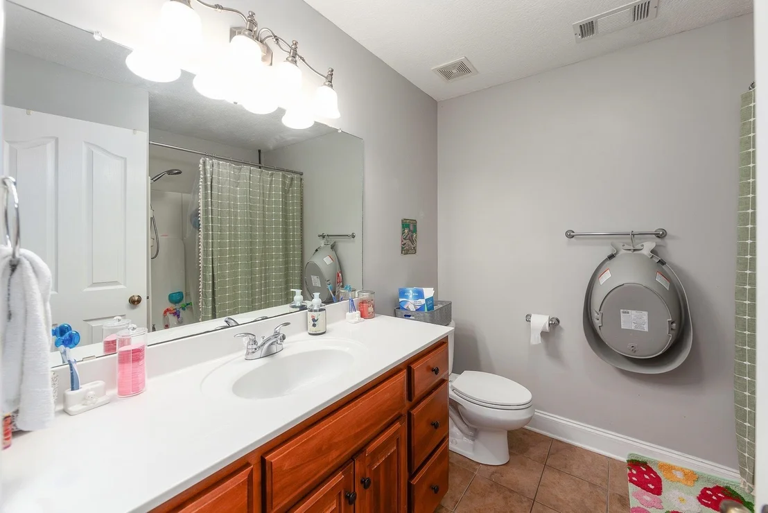Photo of 315 SHORT LEAF DR