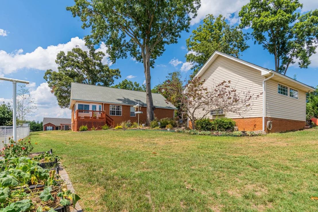 Photo of 1425 Benjamin Blvd
