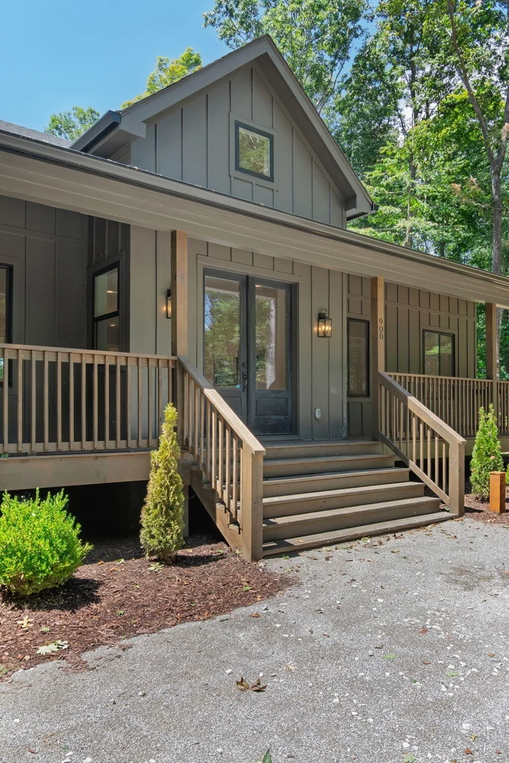 Photo of 900 Valley View Drive