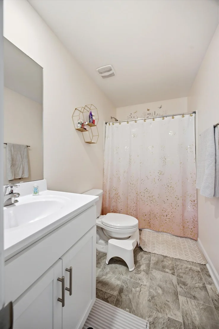 Photo of 49 Ridgelake Circle