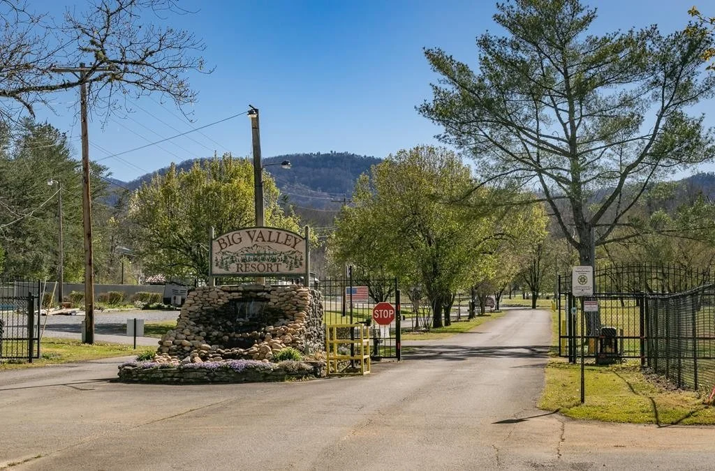 Photo of 830 Peacock Ridge Drive