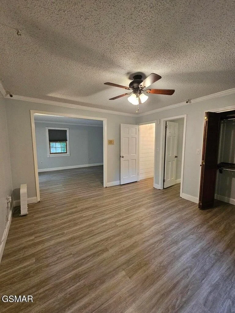 Photo of 716 White Oak Circle