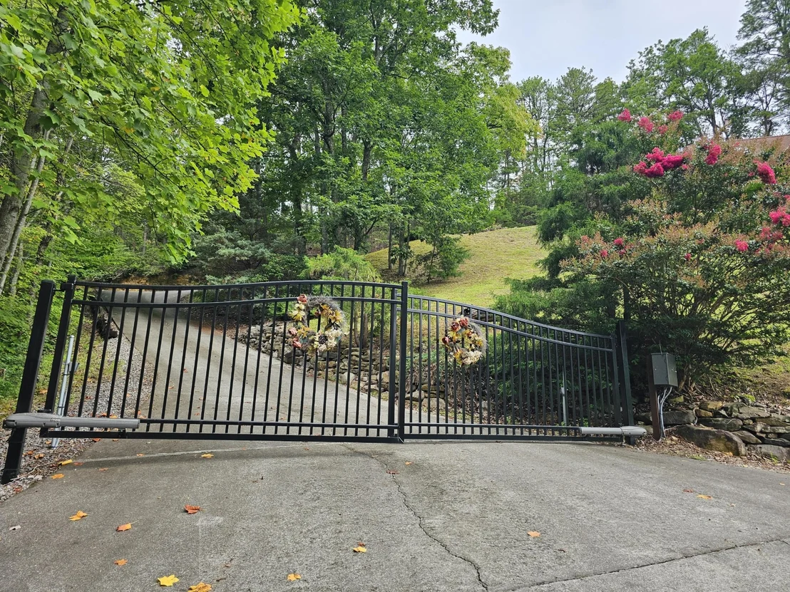 Photo of 2729 Hatcher Mountain Road