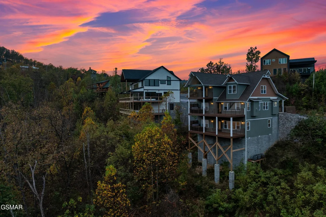 Photo of 652 Pinecrest Drive