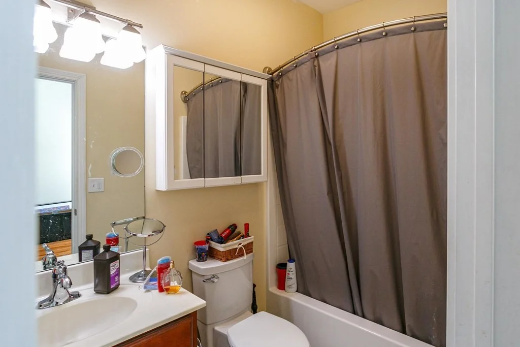 Photo of 1119 Saint Ives