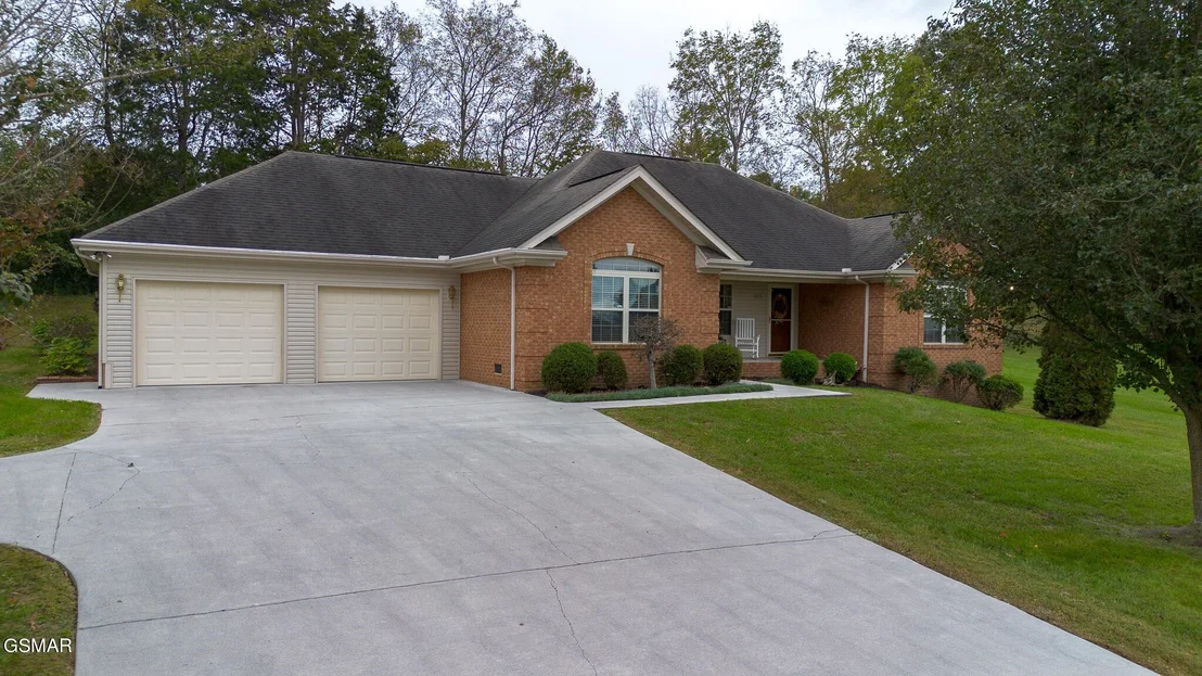Photo of 829 Windstone Drive