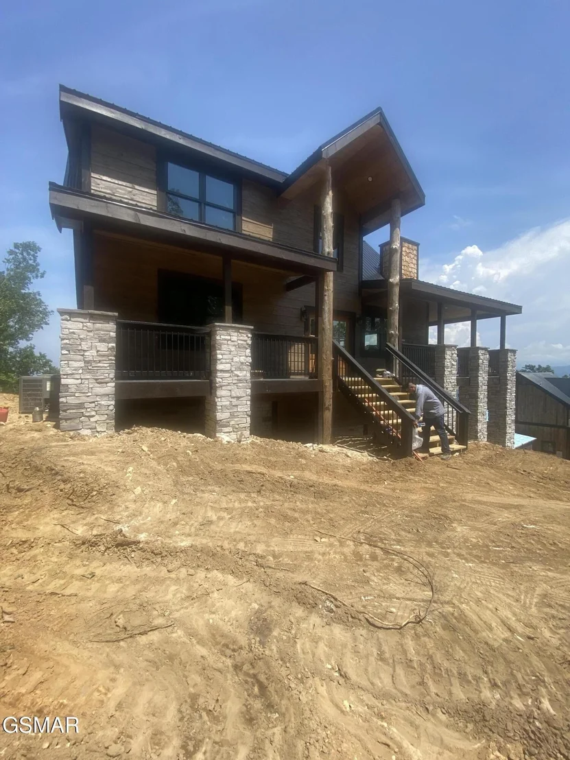 Photo of 2129 Ross Way