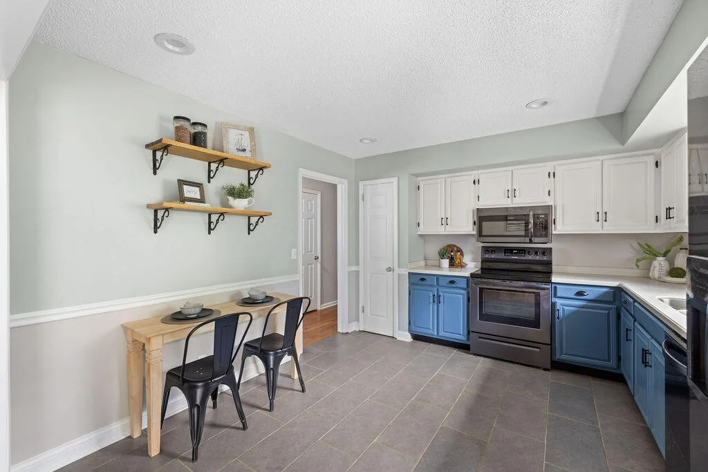 Photo of 8692 Arbutus Drive