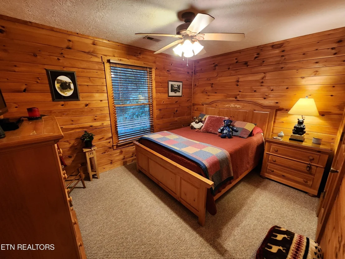 Photo of 417 Lawson Rd