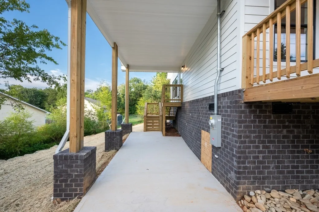 Photo of 210 Red Bud Lane