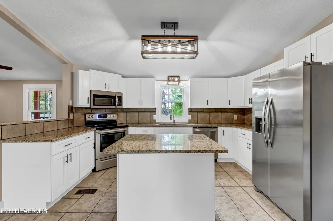 Photo of 102 2nd St