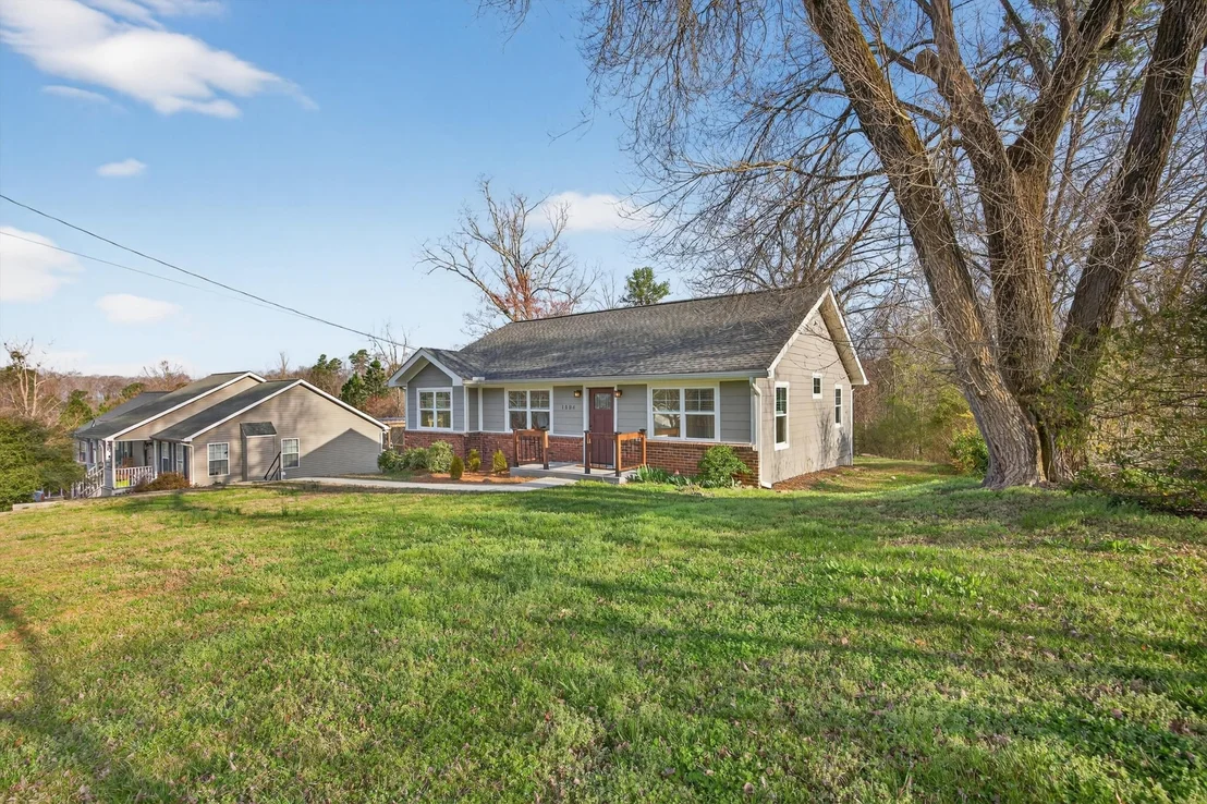 Photo of 1306 Springview Drive