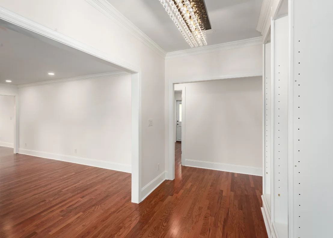 Photo of 102 Colonial Dr