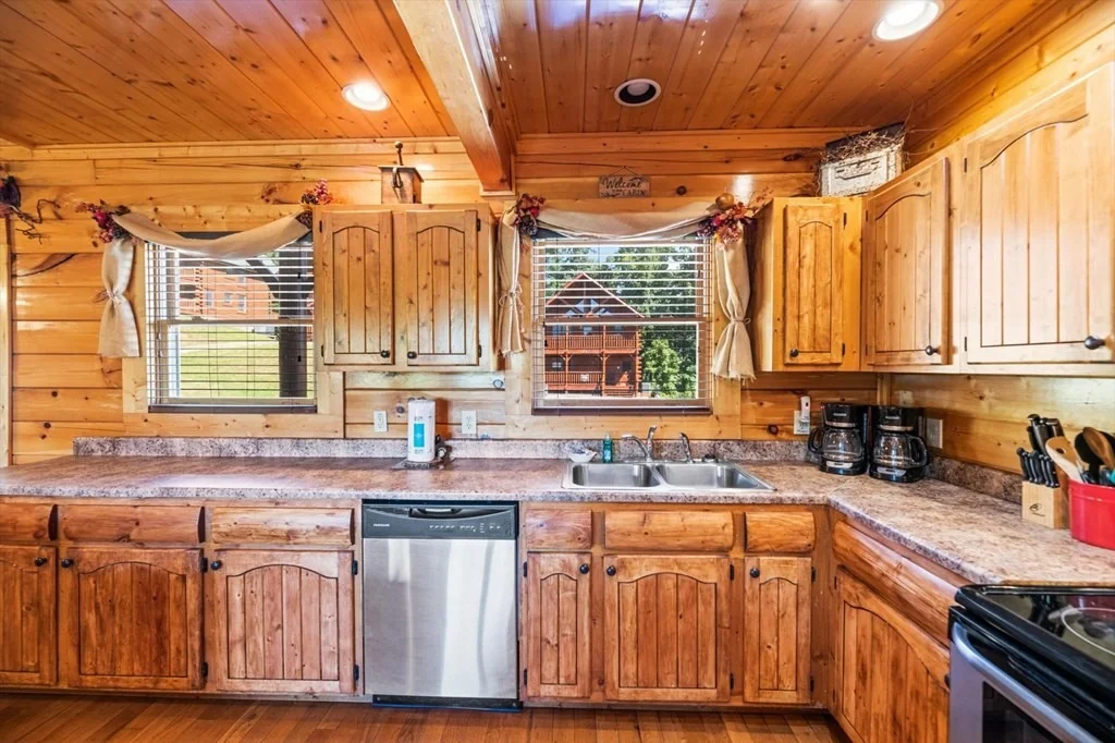 Photo of 2736 Mountain Preserve Drive