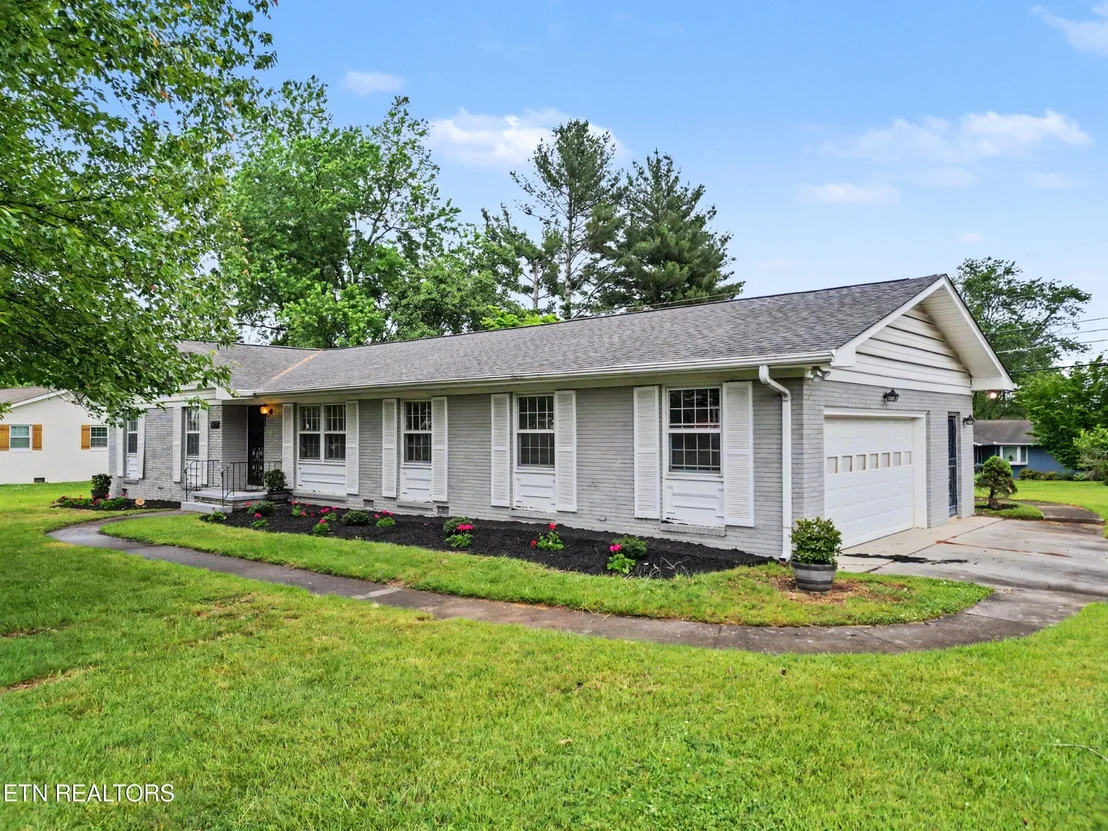 Photo of 7624 Berkshire Blvd