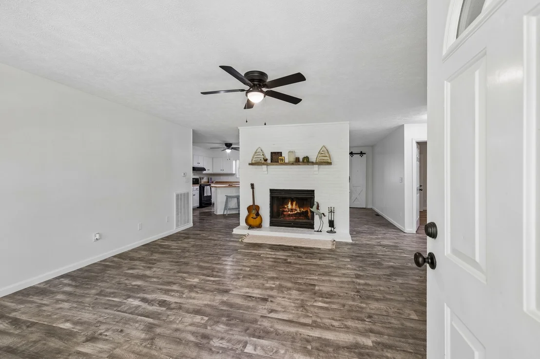Photo of 619 Longbranch Rd