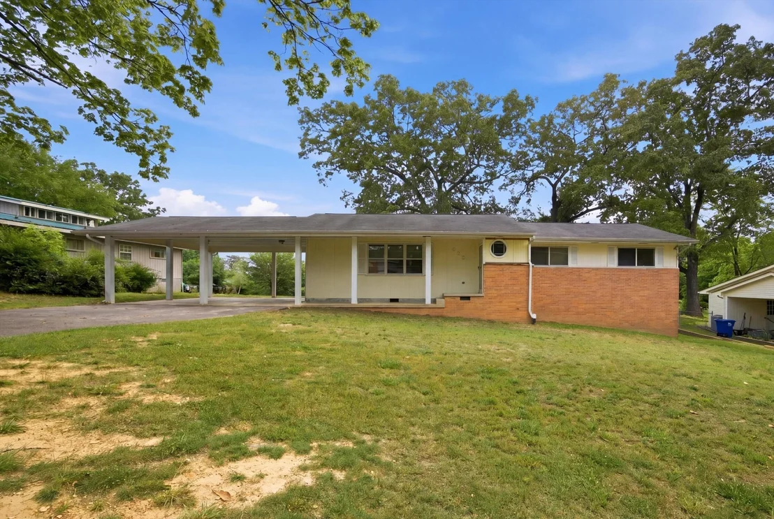 Photo of 512 Appian Way