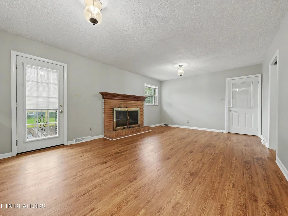 Photo of 7624 Berkshire Blvd