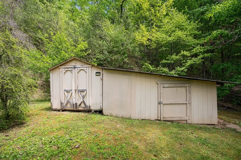 Photo of 1046 Bryan View Road