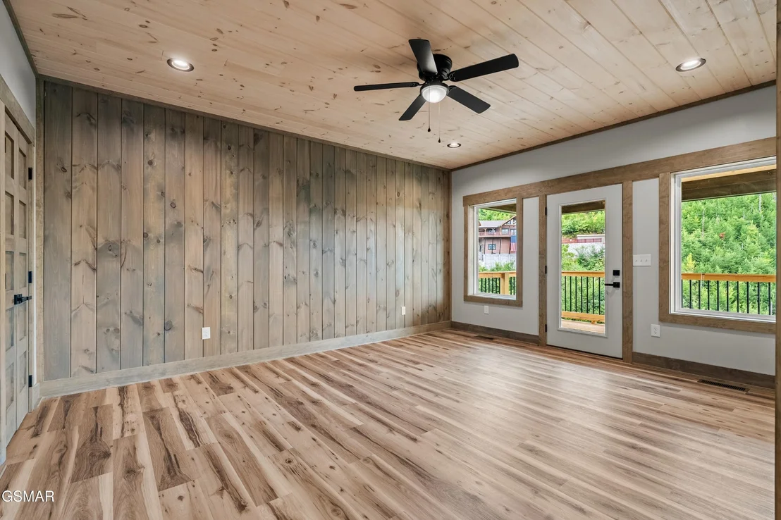 Photo of 745 Pinecrest Drive