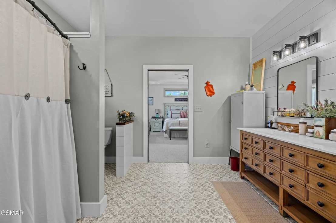 Photo of 2545 Amanda Lane