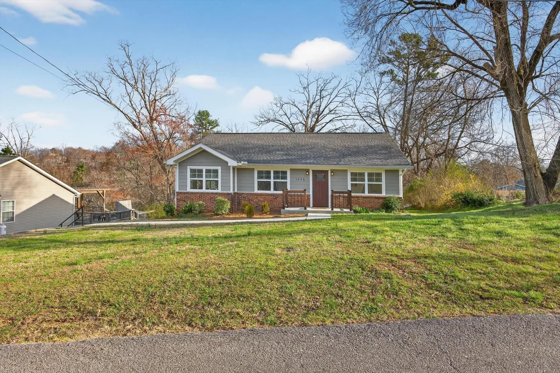Photo of 1306 Springview Drive