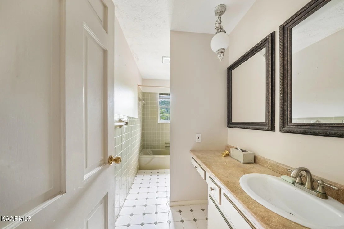 Photo of 329 Gibbs Ferry Rd