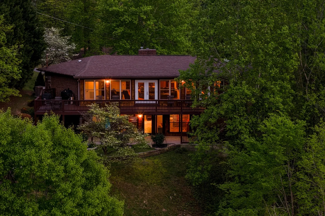 Photo of 979 Clift Cave Road