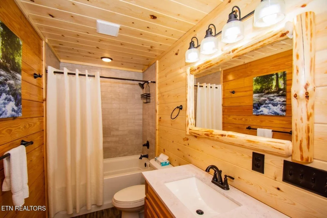 Photo of 220 Forrest Loop Way