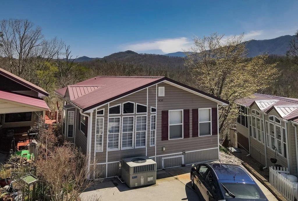 Photo of 830 Peacock Ridge Drive