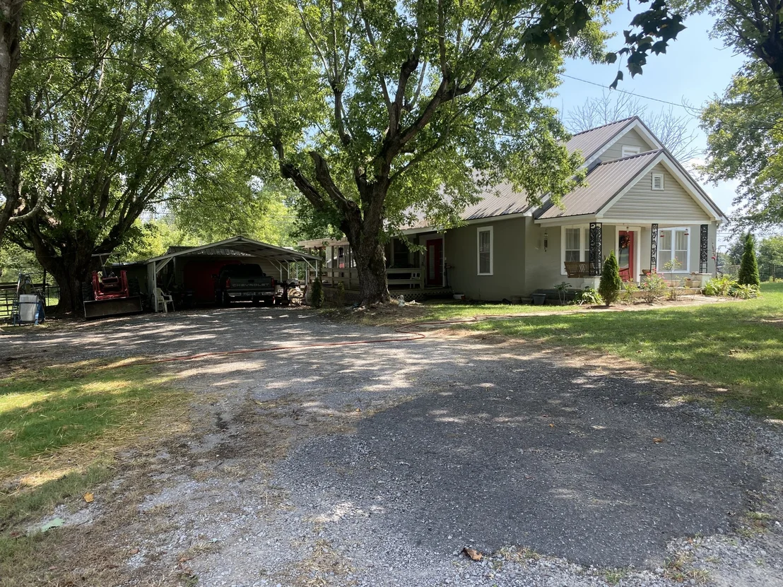 Photo of 691 Hodges Bridge Rd