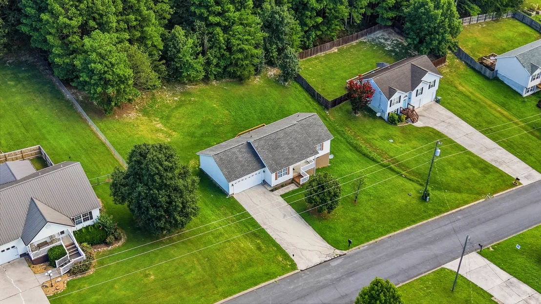 Photo of 205 Pinewood Drive