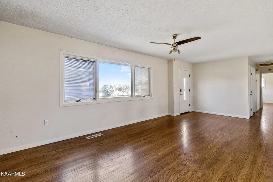 Photo of 2666 Lakemoore Drive