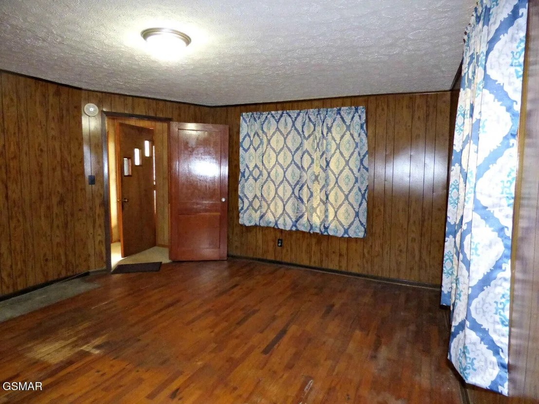 Photo of 485 Longmire Road