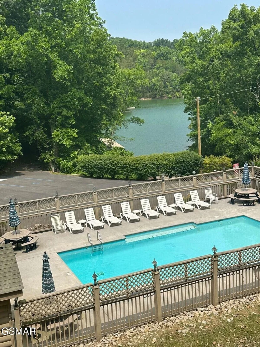Photo of 2525 Fleming Way