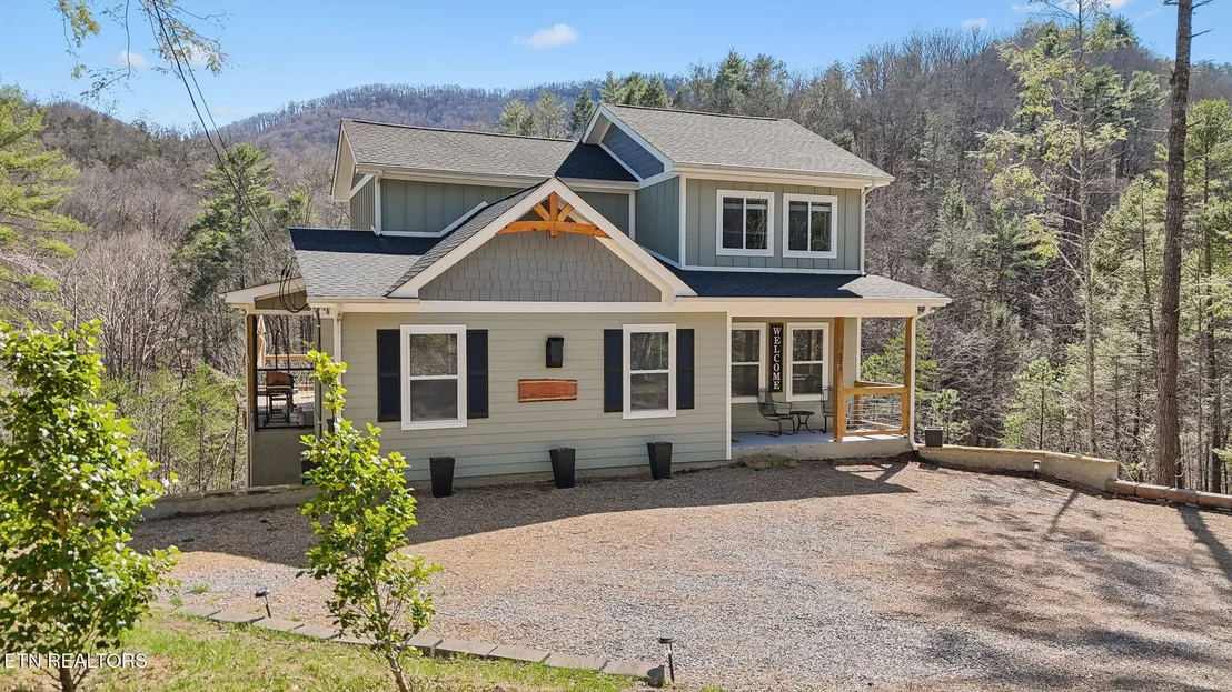 Photo of 330 Rainbow Circle