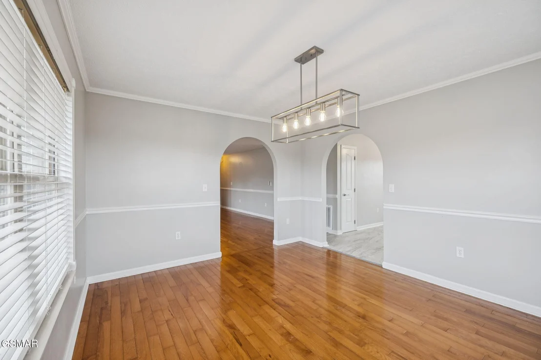 Photo of 734 Southview Circle