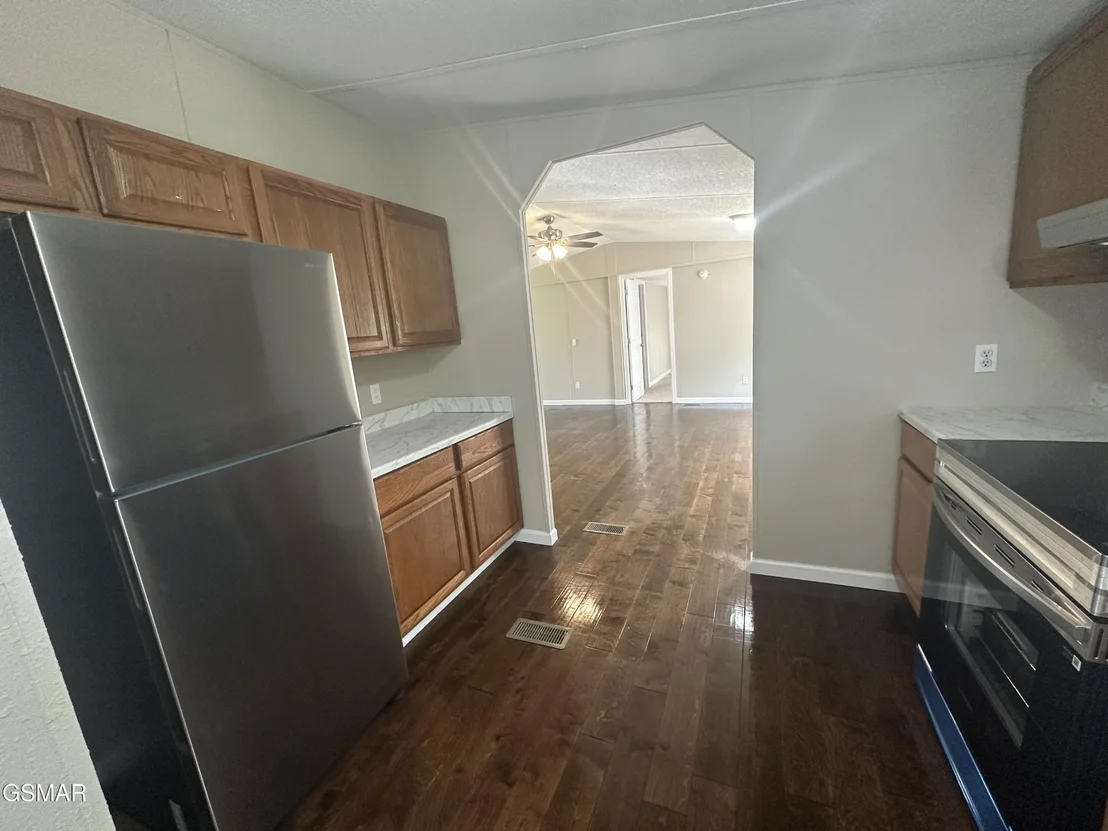 Photo of 971 Lee Road