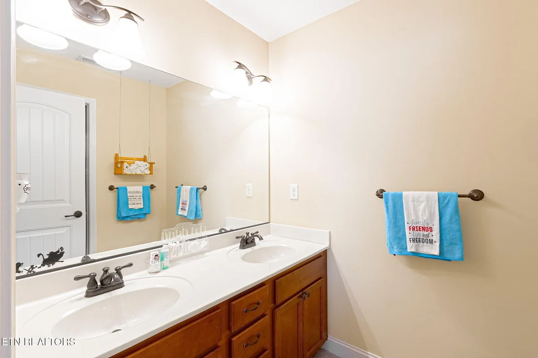 Photo of 121 Twilight Blvd