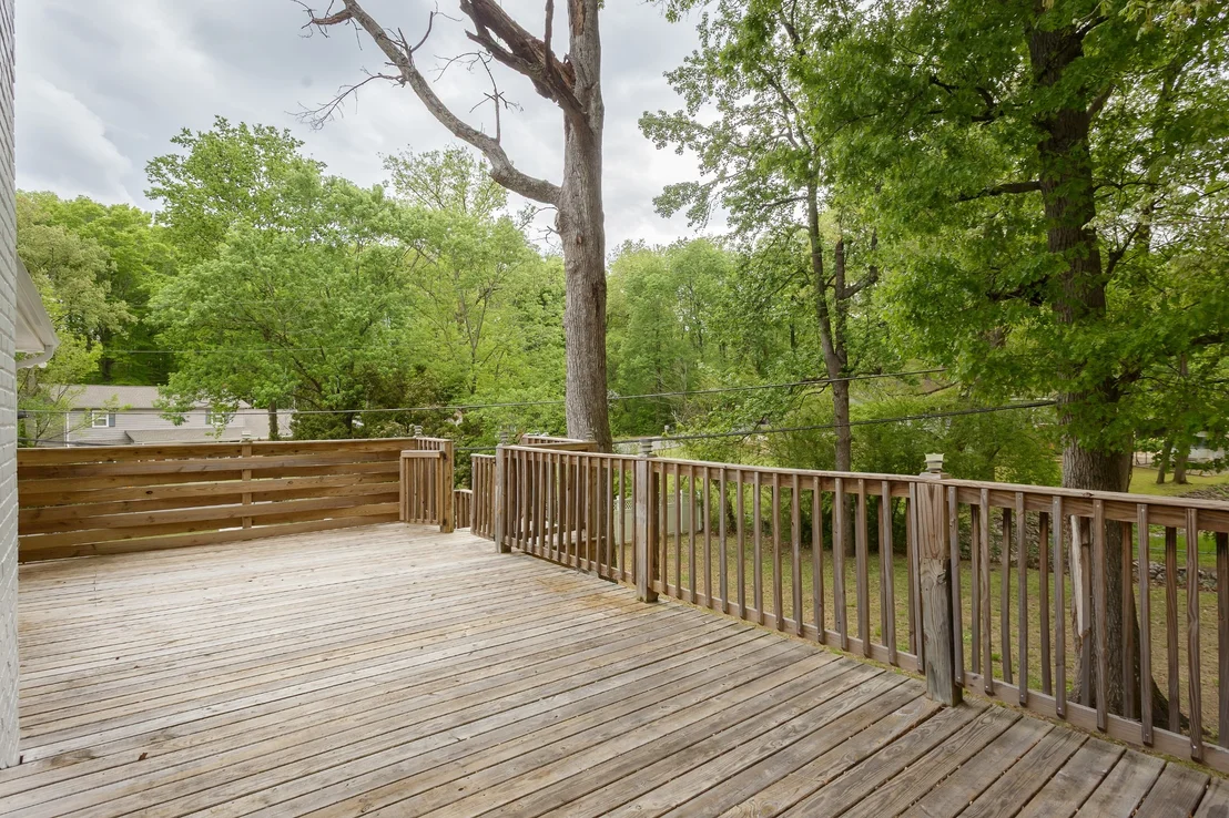 Photo of 102 Colonial Dr