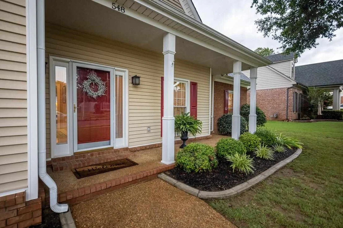 Photo of 548 ALEXANDRIA DR