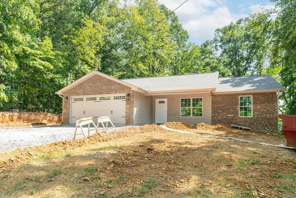 Photo of 1420 S Circle Drive