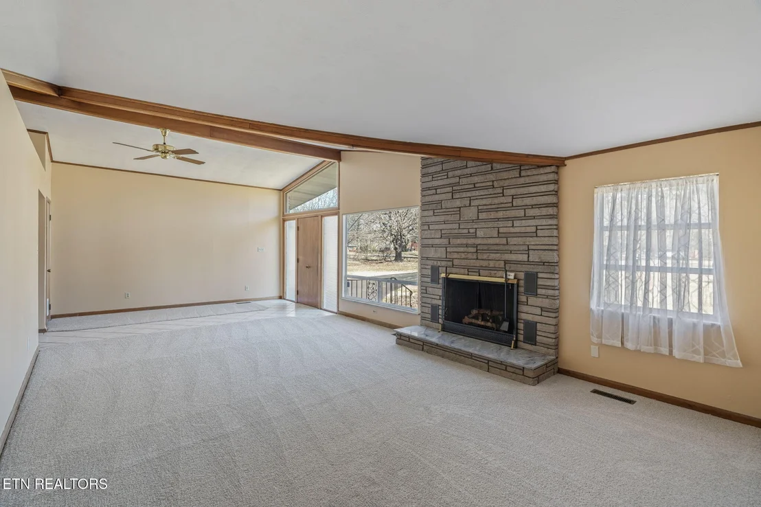 Photo of 7237 Oakmeade Rd
